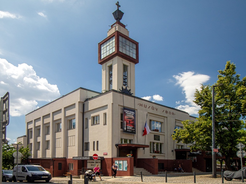 A theater in the heart of Vršovice